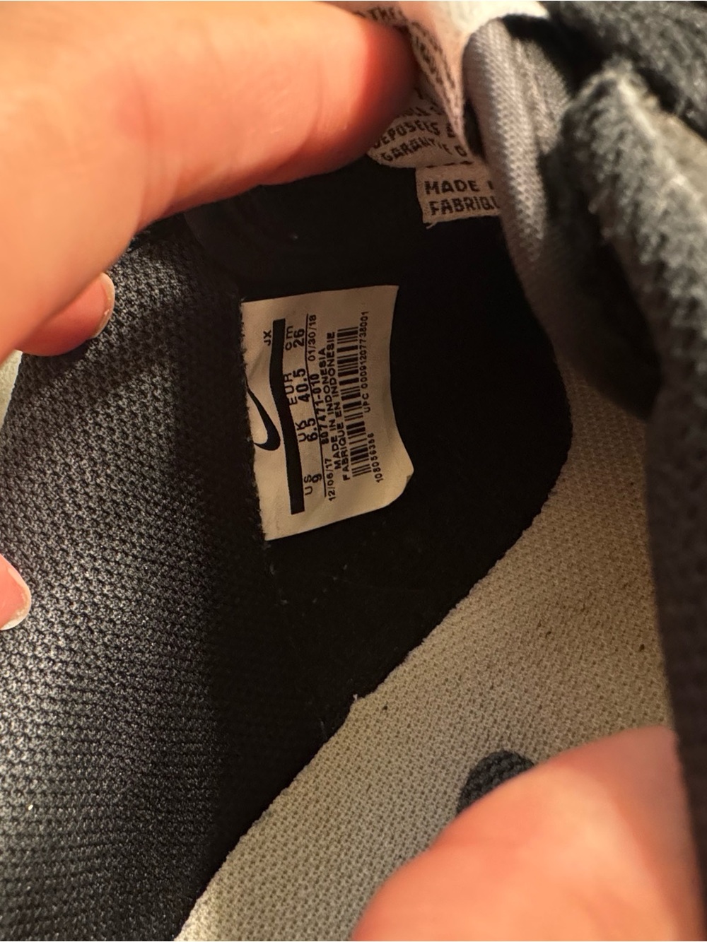 Nike Black & White Womens Retro Runner Sneakers - Picture 6 of 6